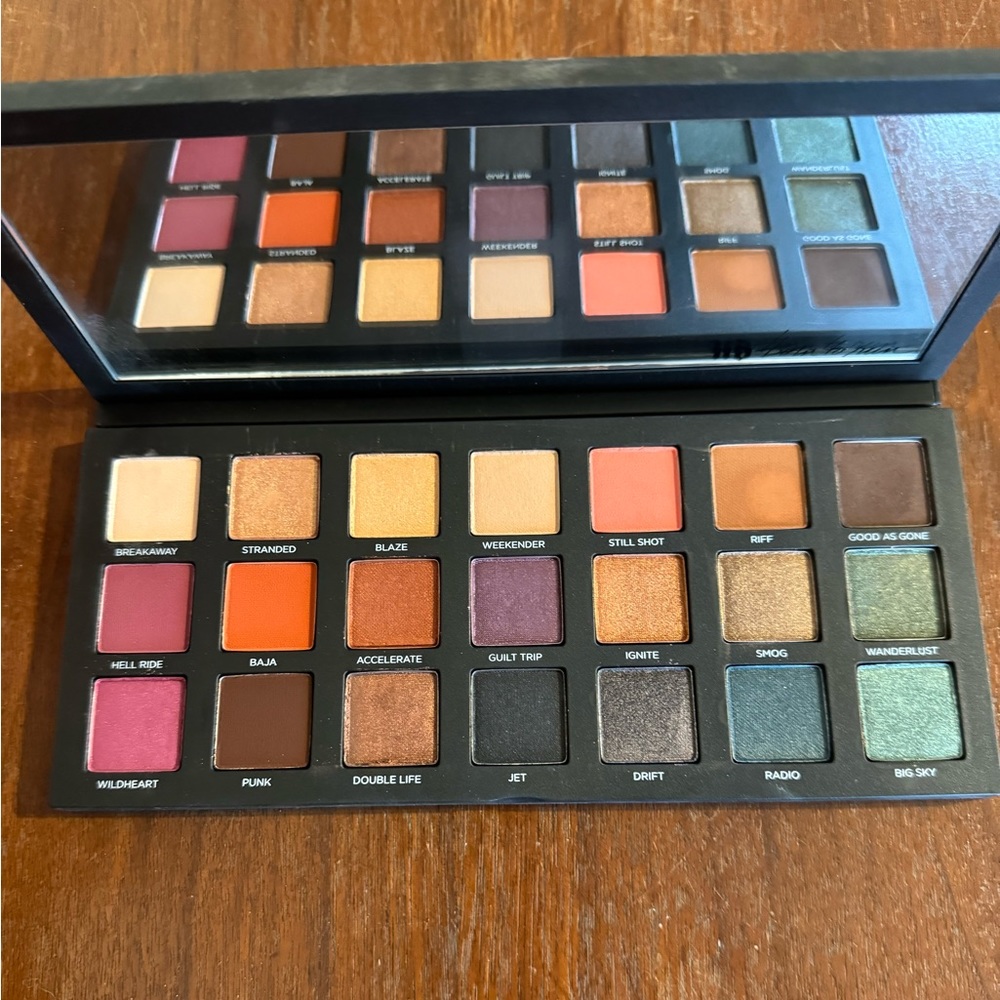 Urban Decay Born to Run Eyeshadow Palette